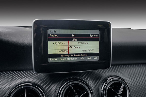 Mercedes-Benz GLA180 14 of 24
