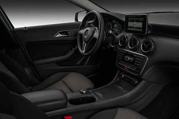 Mercedes-Benz GLA180 23 of 24