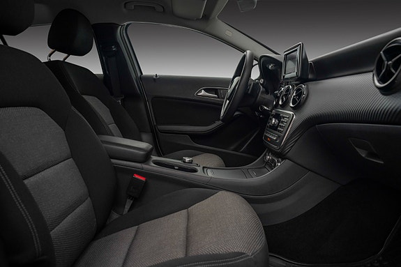 Mercedes-Benz GLA180 21 of 24