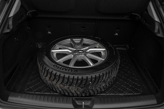 Mercedes-Benz GLA180 24 of 24