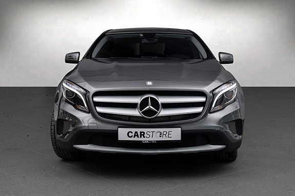 Mercedes-Benz GLA180 3 of 24