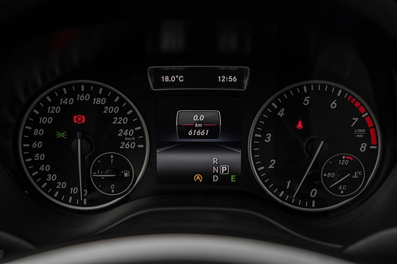 Mercedes-Benz GLA180 9 of 24