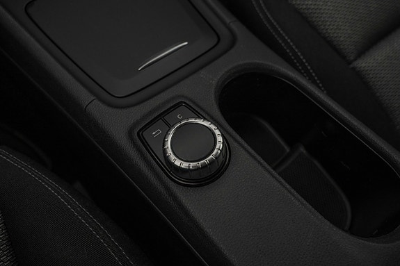 Mercedes-Benz GLA180 12 of 24