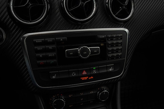 Mercedes-Benz GLA180 13 of 24