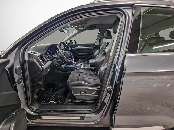 Audi Q5 10 of 25