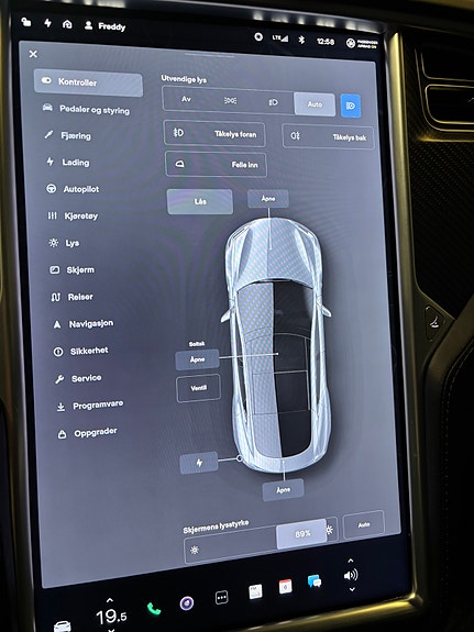 Tesla Model S 23 of 30