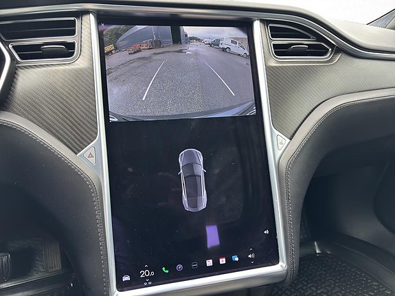 Tesla Model S 20 of 30
