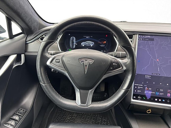 Tesla Model S 17 of 30