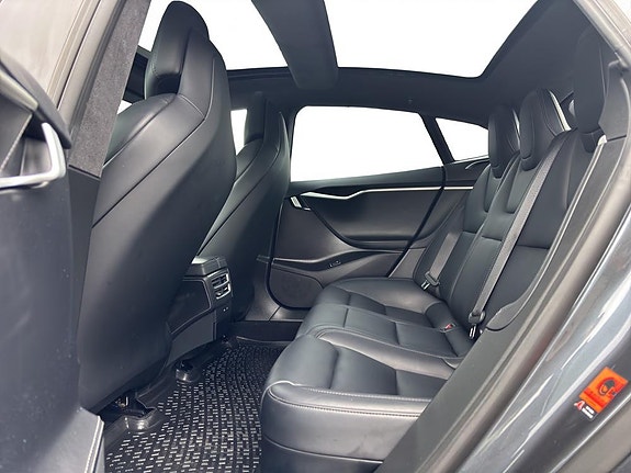 Tesla Model S 10 of 30