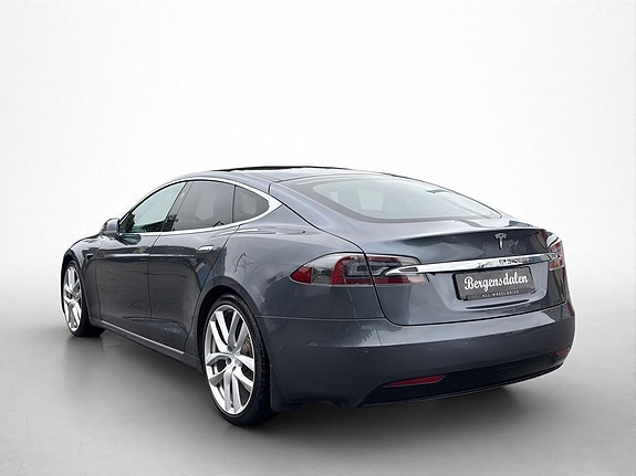 Tesla Model S 7 of 30