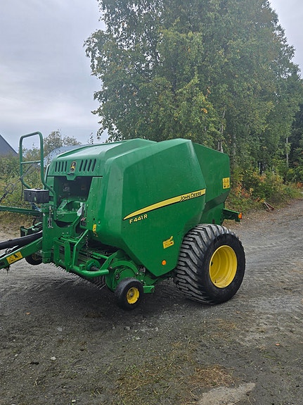 John Deere F441R 2 of 9