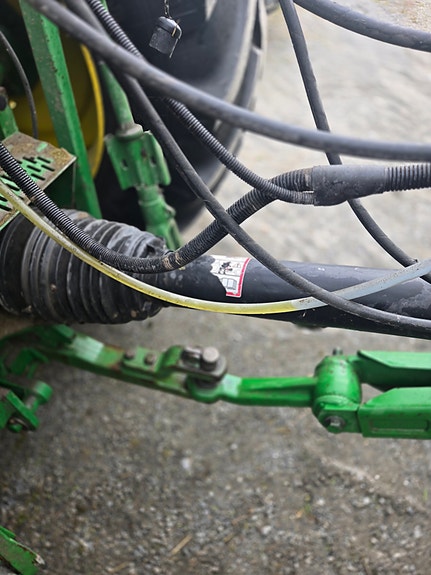 John Deere F441R 6 of 9