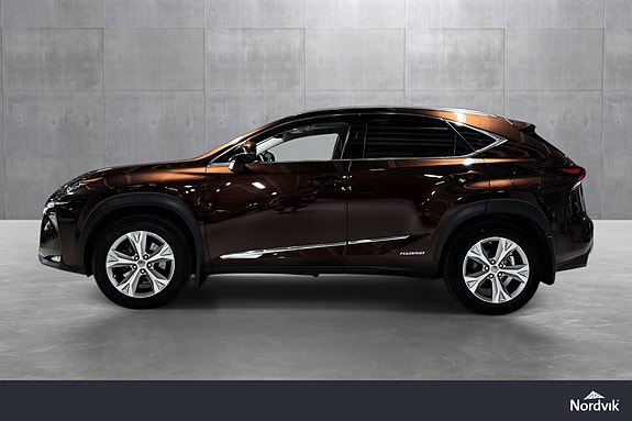 Lexus NX300h 2 of 26