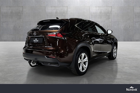 Lexus NX300h 5 of 26