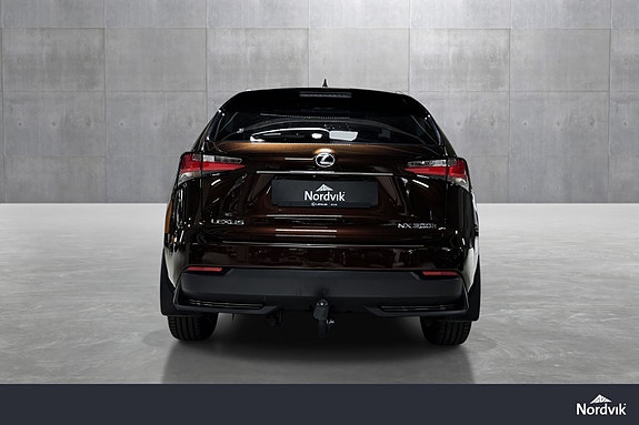 Lexus NX300h 4 of 26