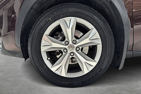 Lexus NX300h 24 of 26