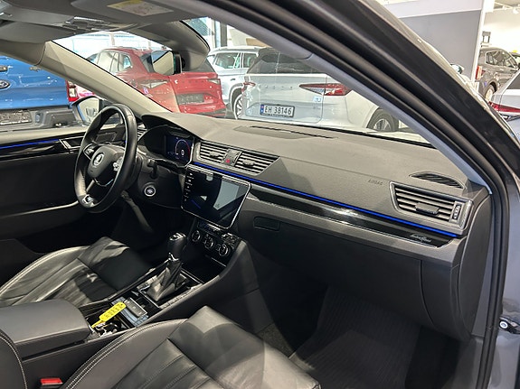 Skoda Superb 13 of 21