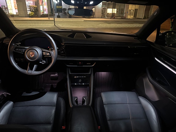 Porsche Macan 5 of 11