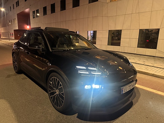 Porsche Macan 9 of 11