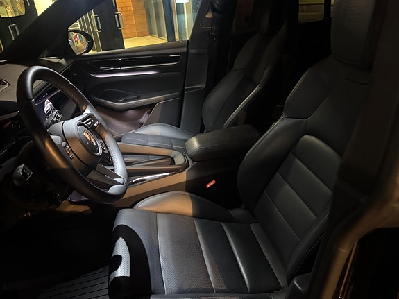 Porsche Macan 4 of 11