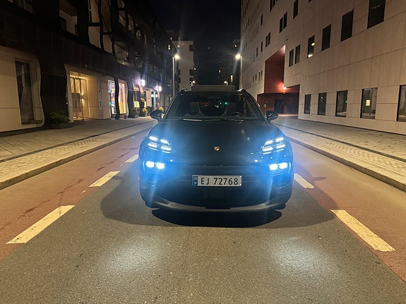 Porsche Macan 7 of 11