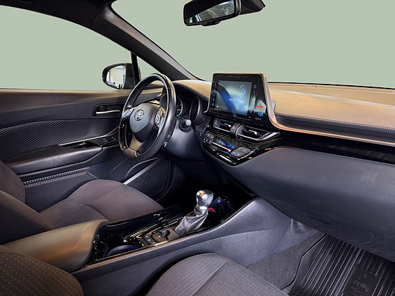 Toyota C-HR 18 of 29