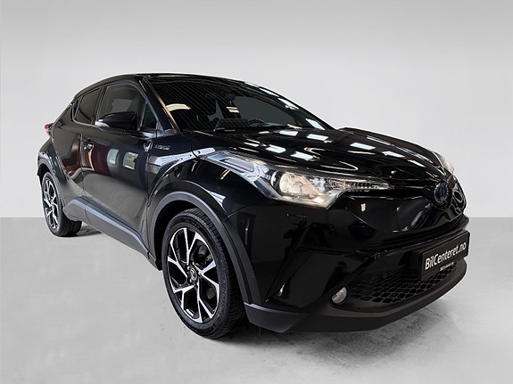 Toyota C-HR 3 of 29