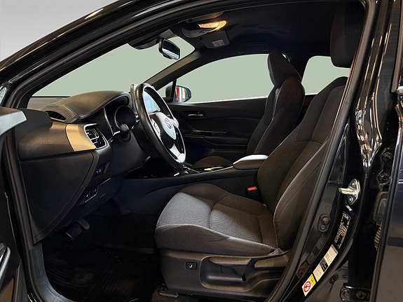 Toyota C-HR 10 of 29