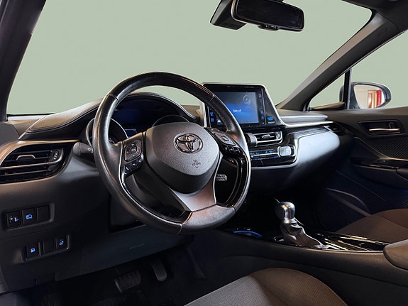 Toyota C-HR 16 of 29