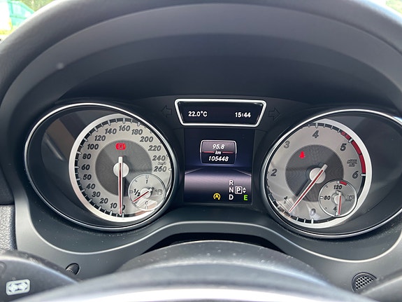 Mercedes-Benz CLA200 8 of 30