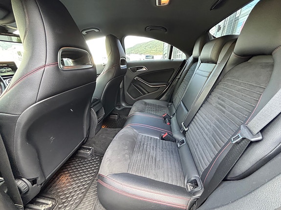 Mercedes-Benz CLA200 18 of 30