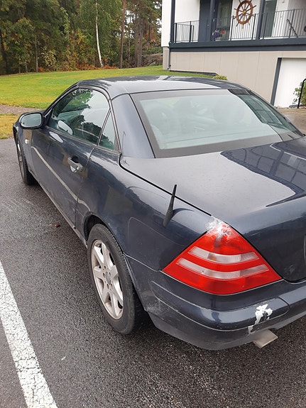 Mercedes-Benz SLK230 4 of 8