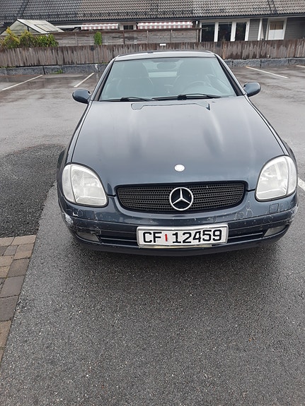 Mercedes-Benz SLK230 7 of 8