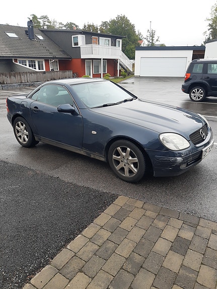 Mercedes-Benz SLK230 6 of 8
