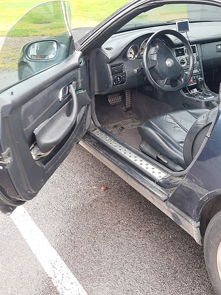 Mercedes-Benz SLK230 3 of 8