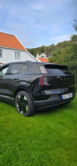 Volvo EX30 2 of 13