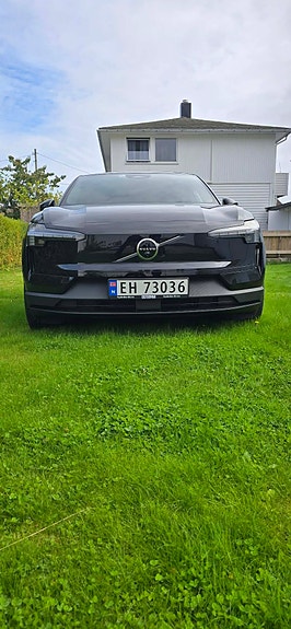 Volvo EX30 4 of 13