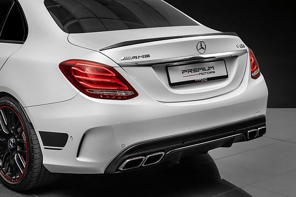 Mercedes-Benz C63 12 of 30