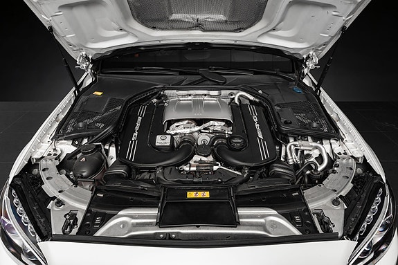 Mercedes-Benz C63 16 of 30