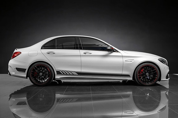 Mercedes-Benz C63 8 of 30