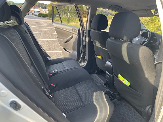 Toyota Avensis 9 of 22
