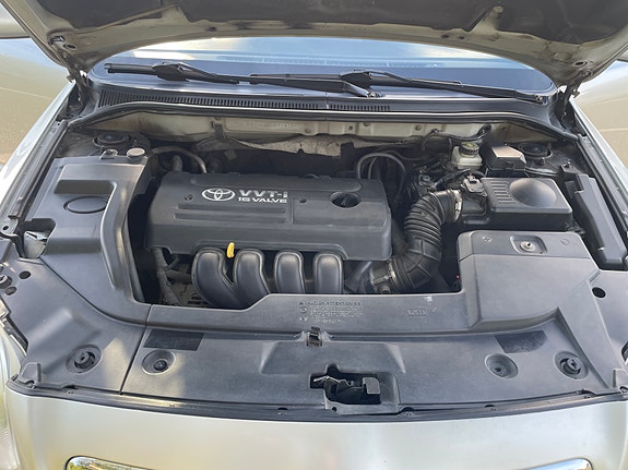 Toyota Avensis 11 of 22