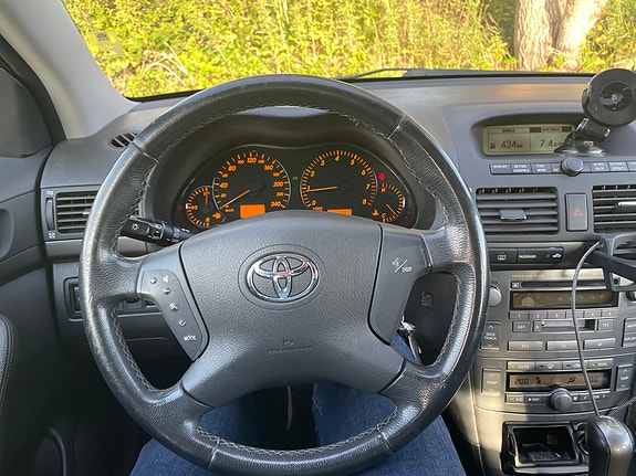 Toyota Avensis 6 of 22