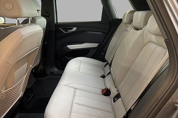 Audi Q4 e-tron 14 of 24