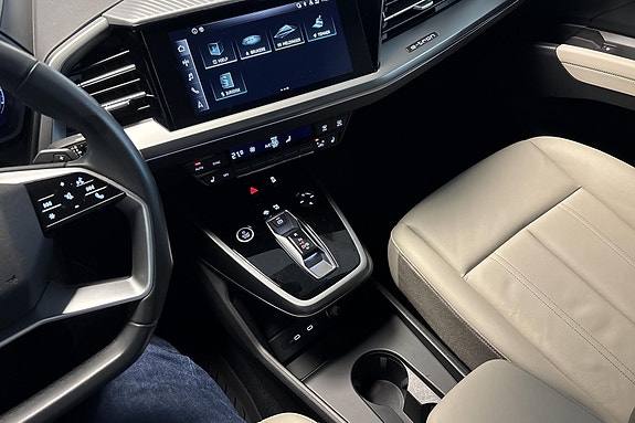 Audi Q4 e-tron 12 of 24
