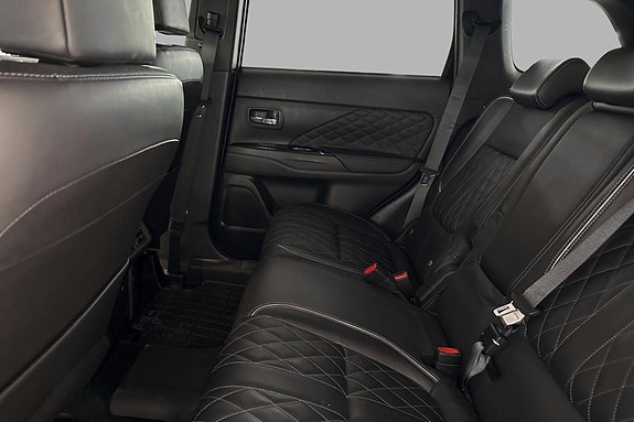 Mitsubishi Outlander 13 of 30