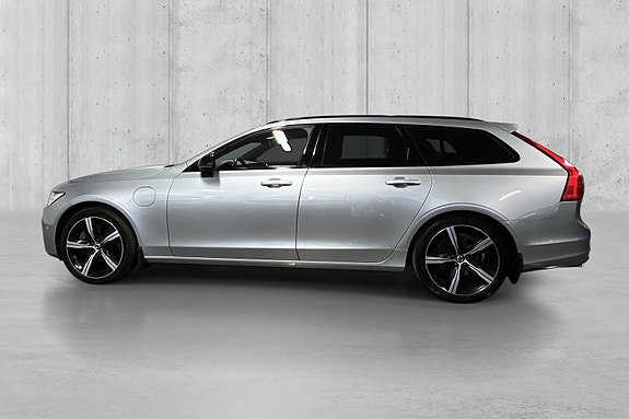 Volvo V90 2 of 30