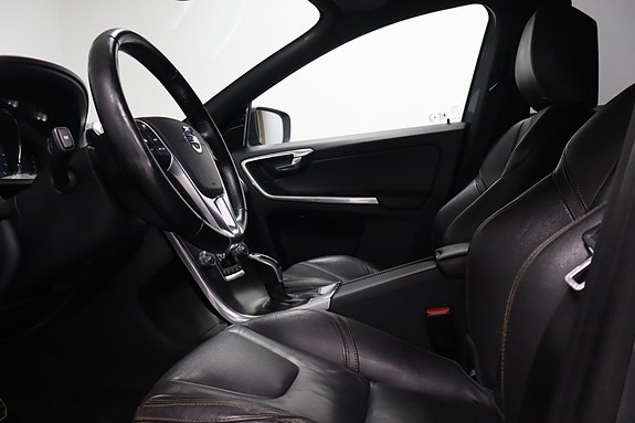 Volvo XC60 6 of 30