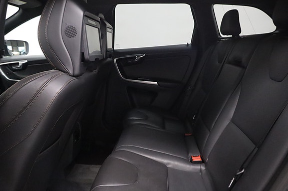 Volvo XC60 25 of 30