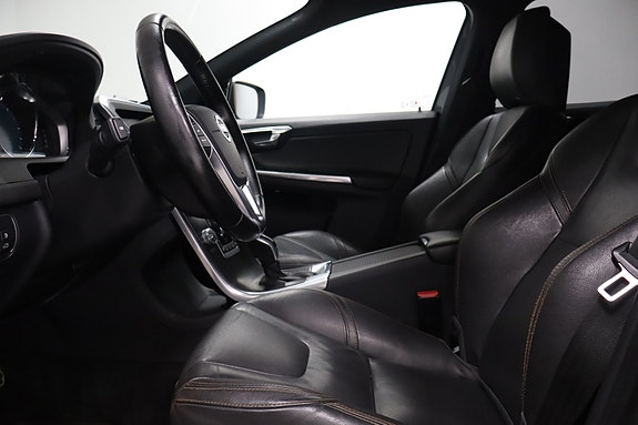 Volvo XC60 7 of 30